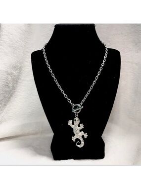 Rhinestone Lizard Pendant Necklace